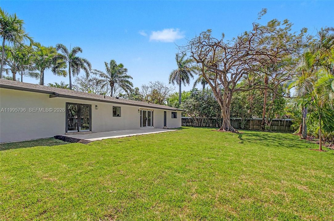For Sale: $1,275,000 (4 beds, 2 baths, 1968 Square Feet)