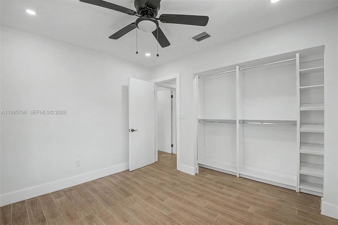 For Sale: $1,275,000 (4 beds, 2 baths, 1968 Square Feet)