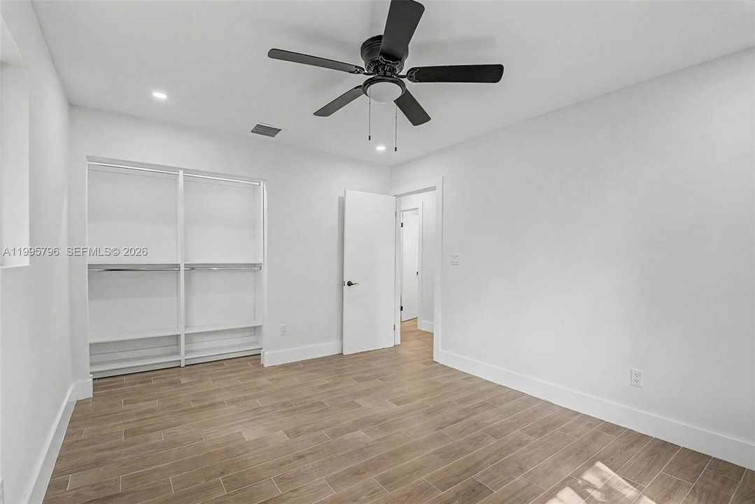 For Sale: $1,275,000 (4 beds, 2 baths, 1968 Square Feet)