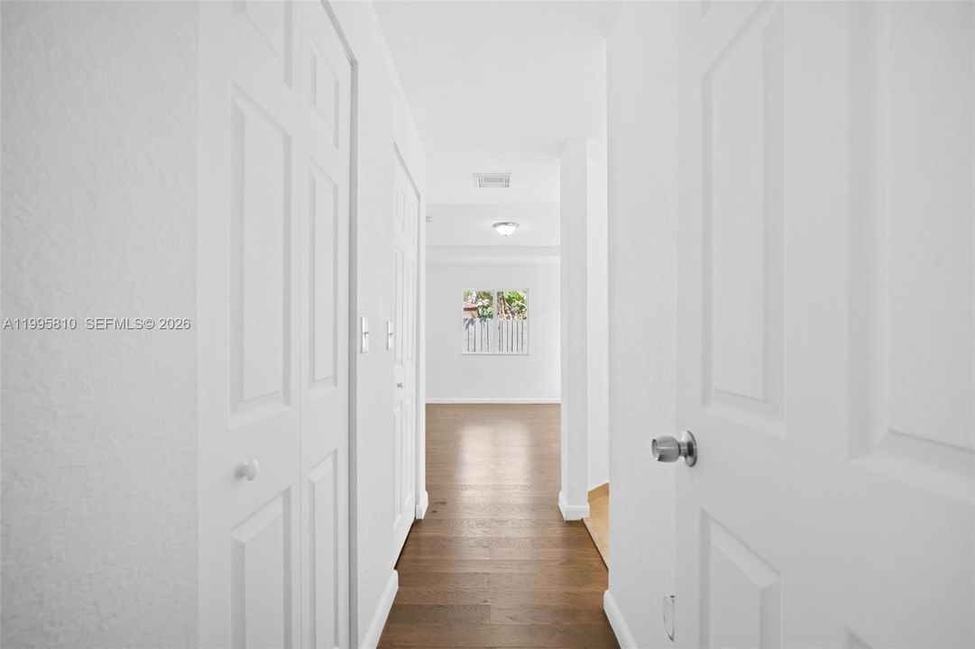 Vendido Recientemente: $475,000 (3 camas, 2 baños, 1452 Pies cuadrados)