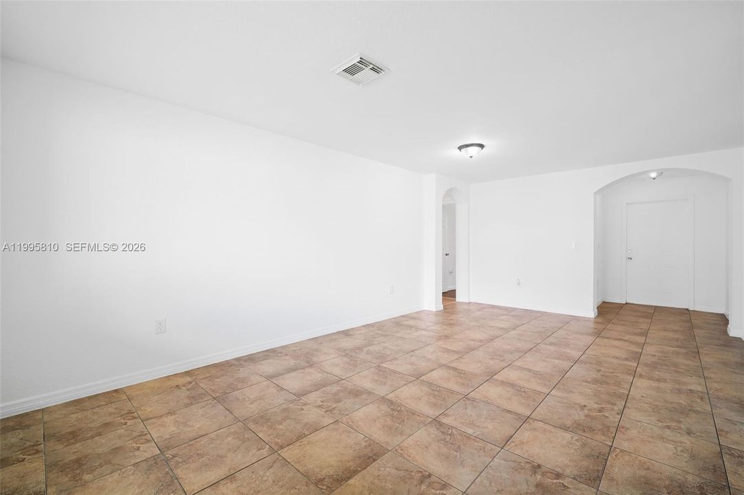 Vendido Recientemente: $475,000 (3 camas, 2 baños, 1452 Pies cuadrados)