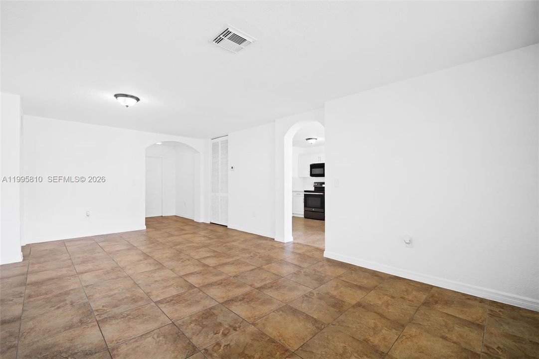 Vendido Recientemente: $475,000 (3 camas, 2 baños, 1452 Pies cuadrados)