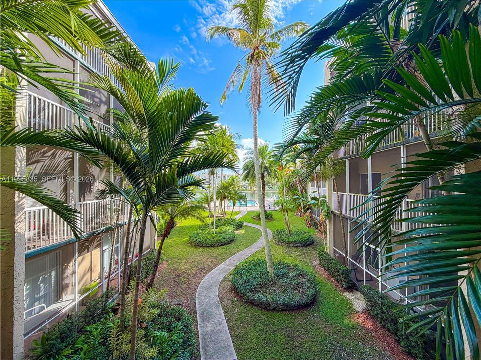 For Sale: $270,000 (2 beds, 2 baths, 1192 Square Feet)