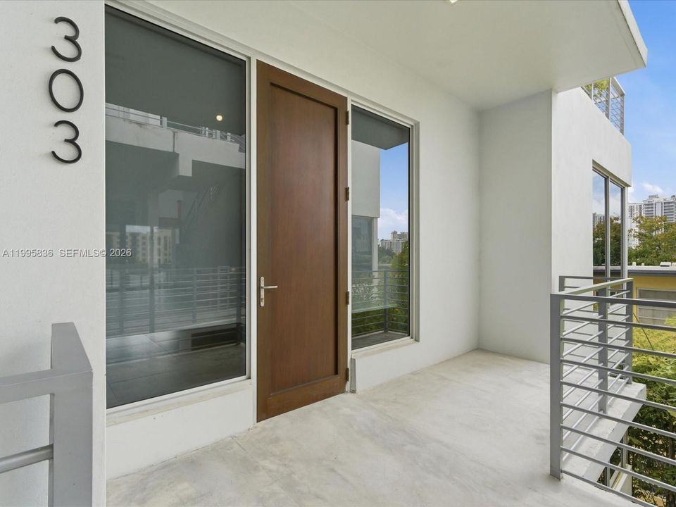 En Venta: $1,385,000 (4 camas, 4 baños, 2024 Pies cuadrados)