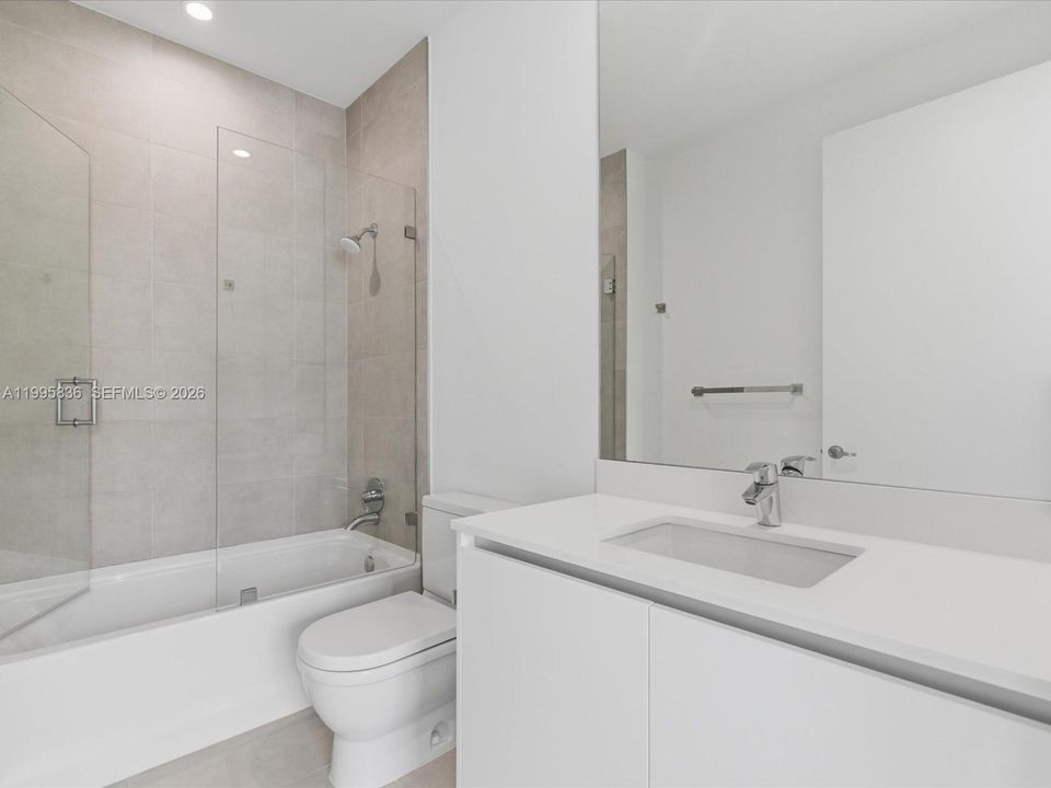 En Venta: $1,385,000 (4 camas, 4 baños, 2024 Pies cuadrados)