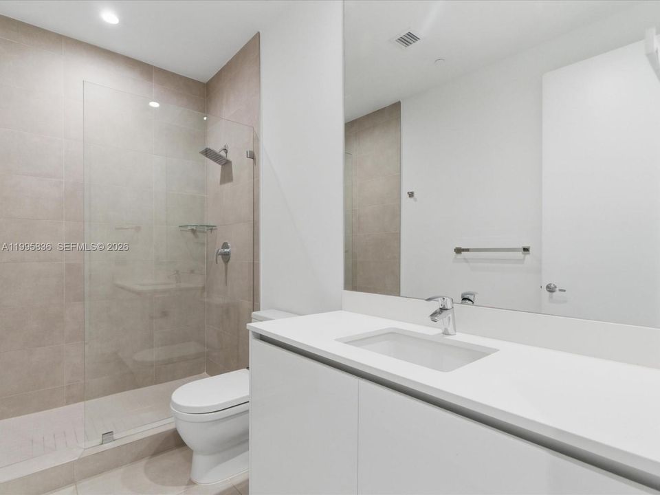 En Venta: $1,385,000 (4 camas, 4 baños, 2024 Pies cuadrados)