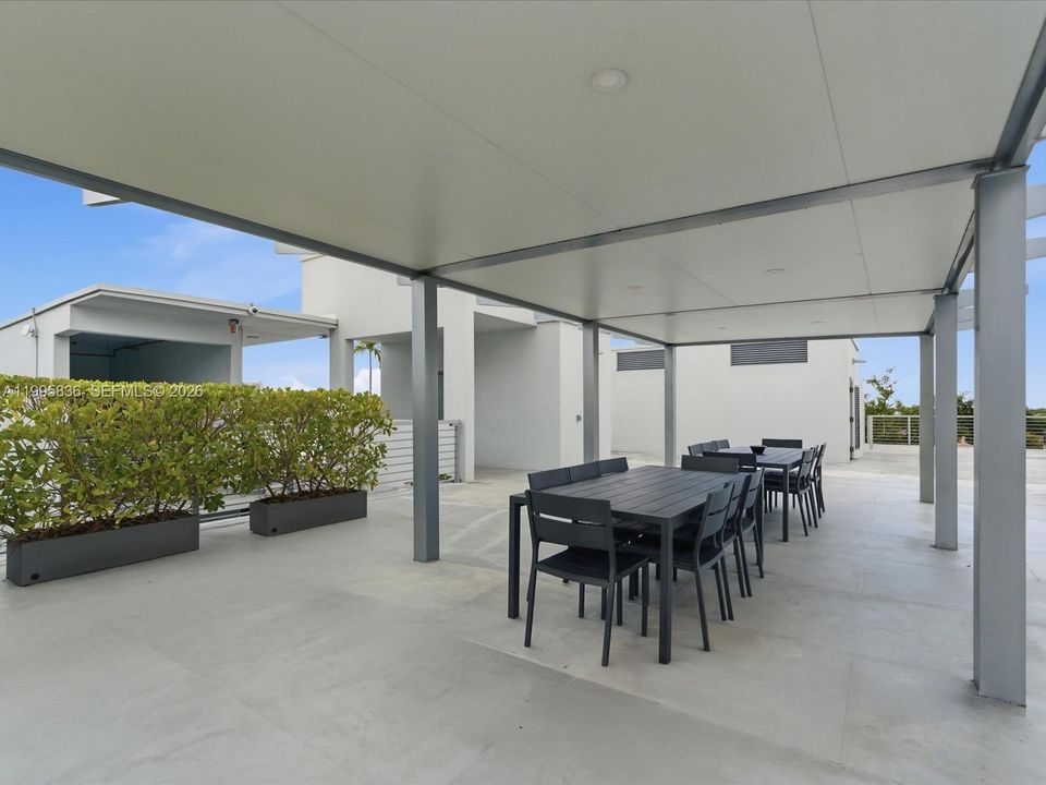 En Venta: $1,385,000 (4 camas, 4 baños, 2024 Pies cuadrados)