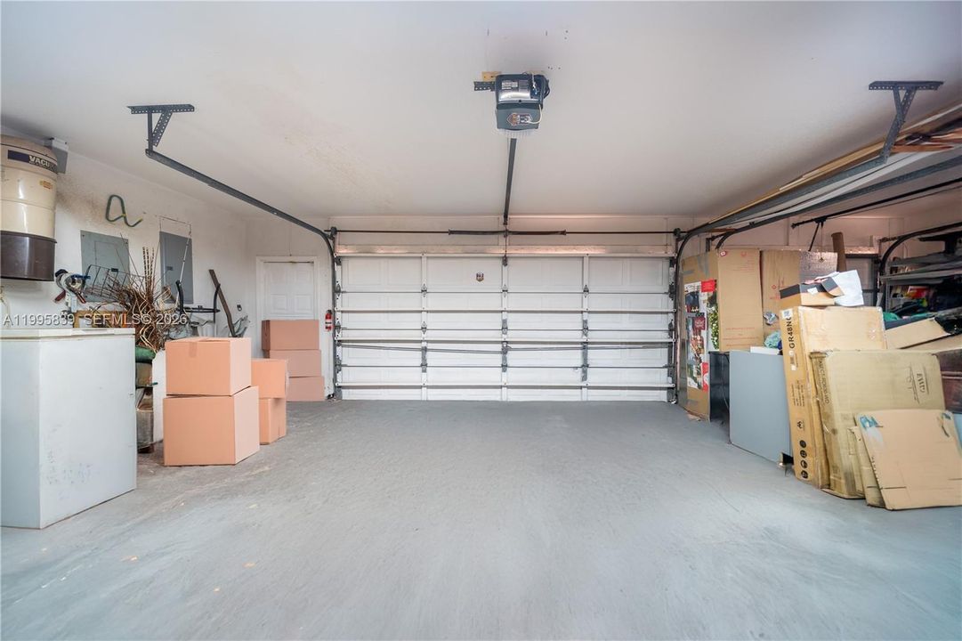 En Venta: $2,700,000 (5 camas, 4 baños, 3847 Pies cuadrados)