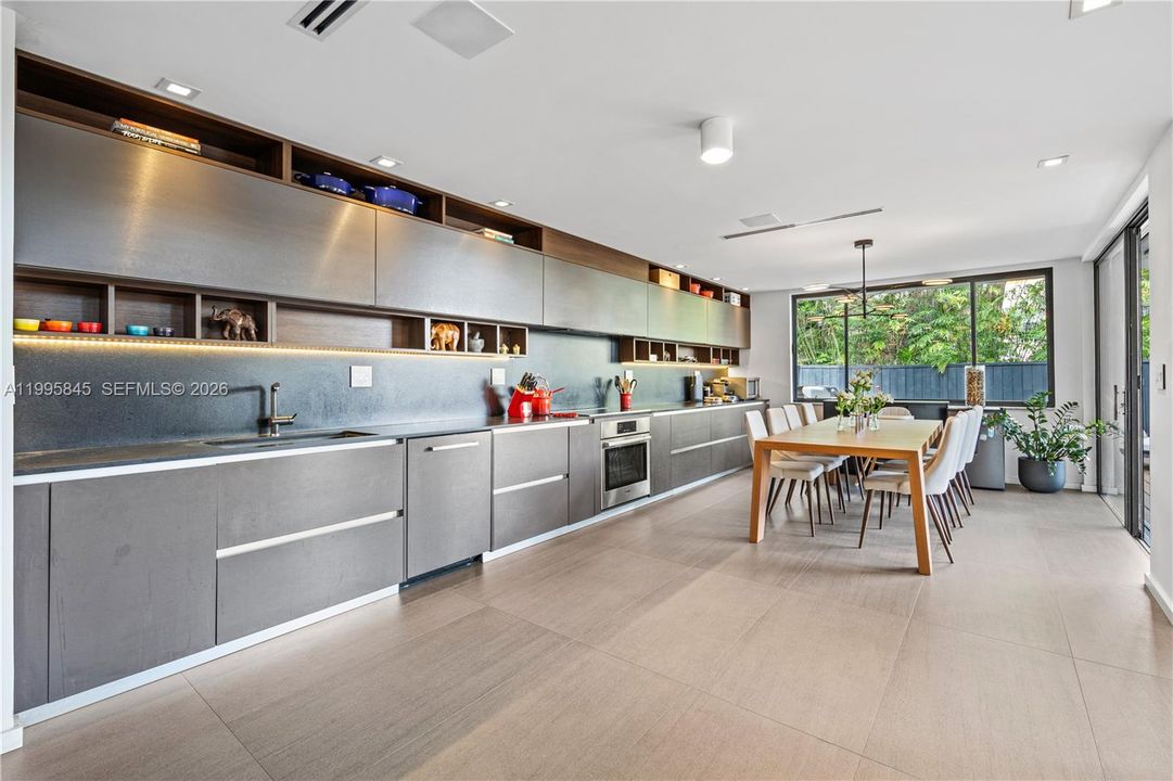 Active With Contract: $1,975,000 (3 beds, 3 baths, 2041 Square Feet)