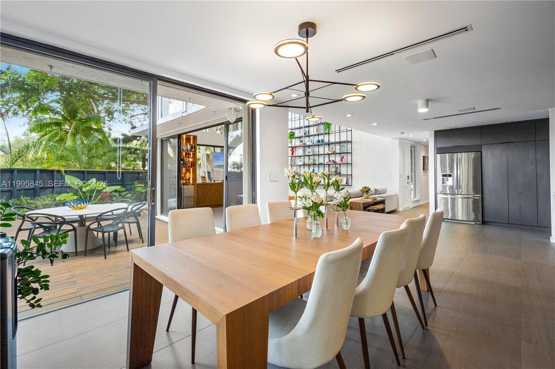 Active With Contract: $1,975,000 (3 beds, 3 baths, 2041 Square Feet)