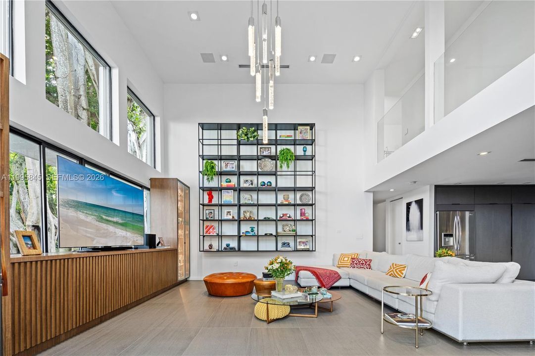 Active With Contract: $1,975,000 (3 beds, 3 baths, 2041 Square Feet)