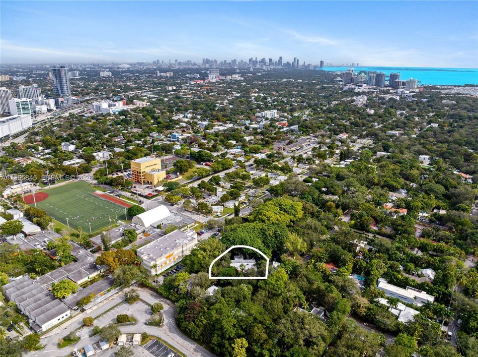 Active With Contract: $1,975,000 (3 beds, 3 baths, 2041 Square Feet)