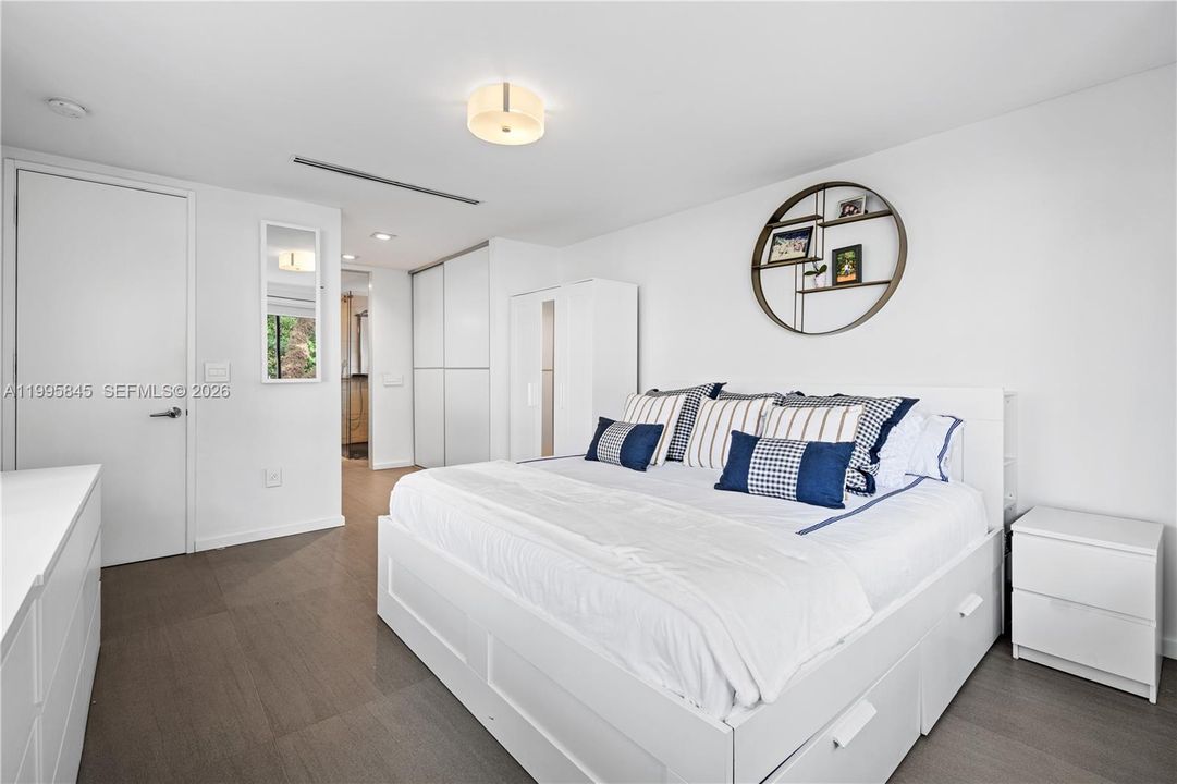 Active With Contract: $1,975,000 (3 beds, 3 baths, 2041 Square Feet)