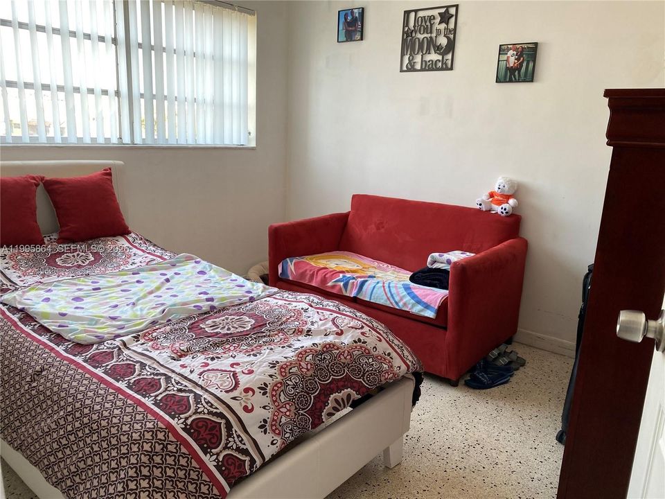 В аренду: $1,950 (2 спален, 1 ванн, 620 Квадратных фут)