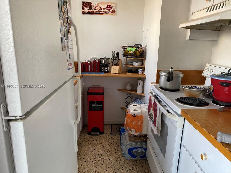 В аренду: $1,950 (2 спален, 1 ванн, 620 Квадратных фут)