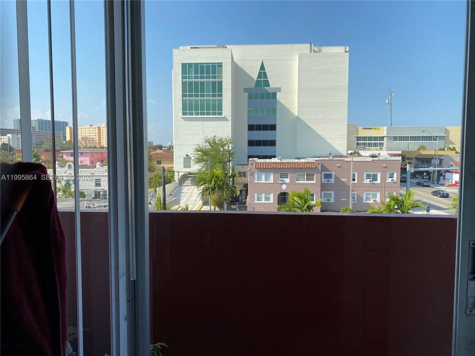 В аренду: $1,950 (2 спален, 1 ванн, 620 Квадратных фут)