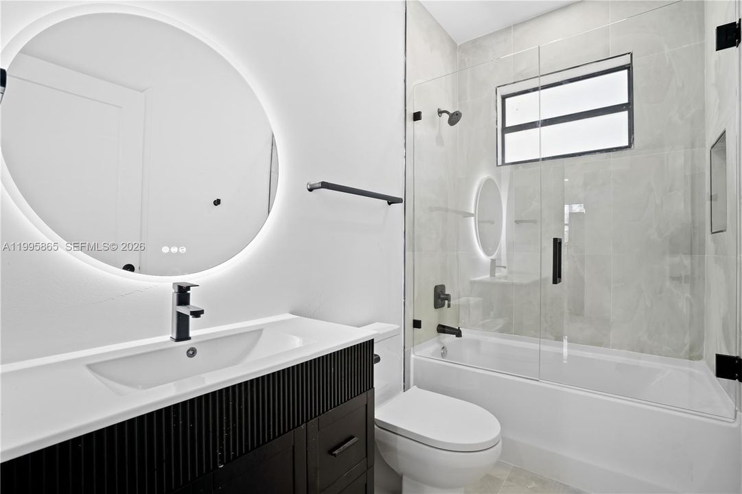 Под контрактом: $269,999 (3 спален, 2 ванн, 1325 Квадратных фут)
