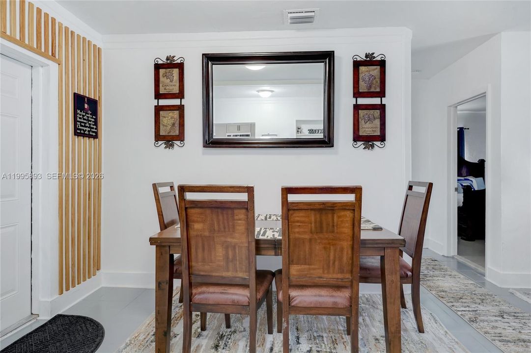 En Venta: $480,000 (3 camas, 2 baños, 1165 Pies cuadrados)