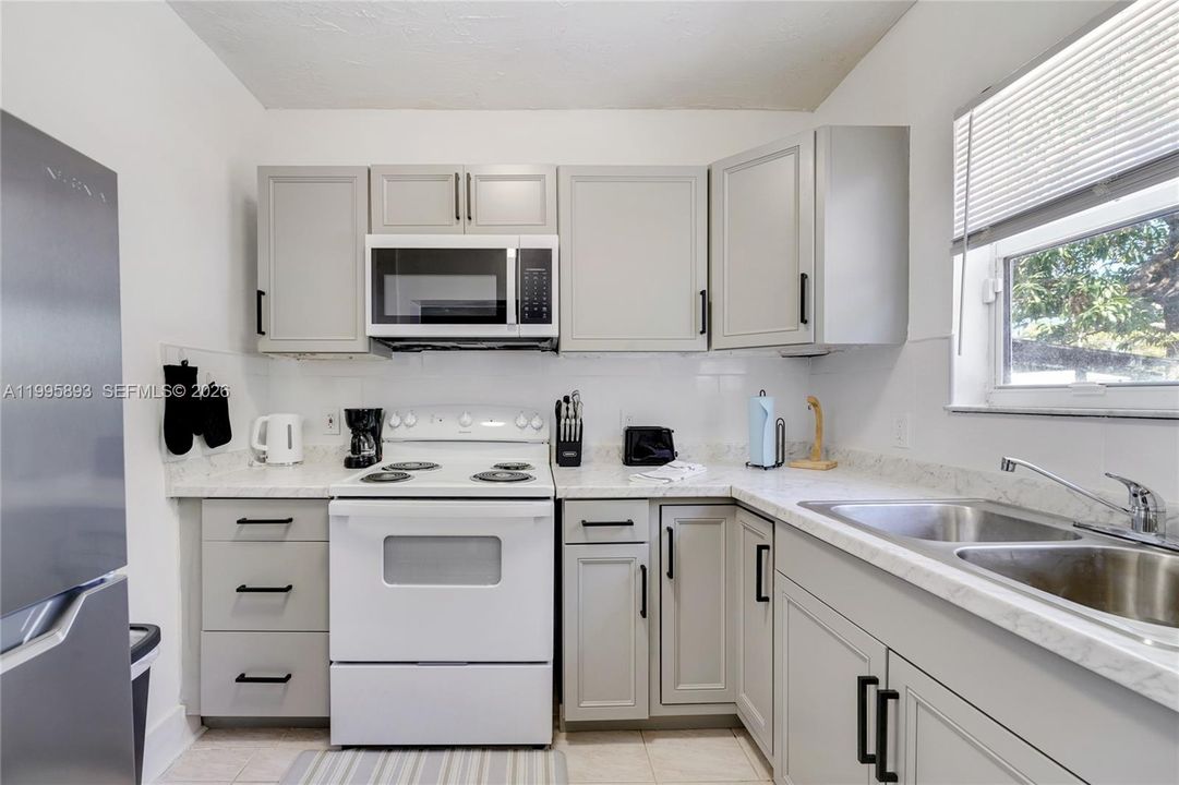 En Venta: $480,000 (3 camas, 2 baños, 1165 Pies cuadrados)