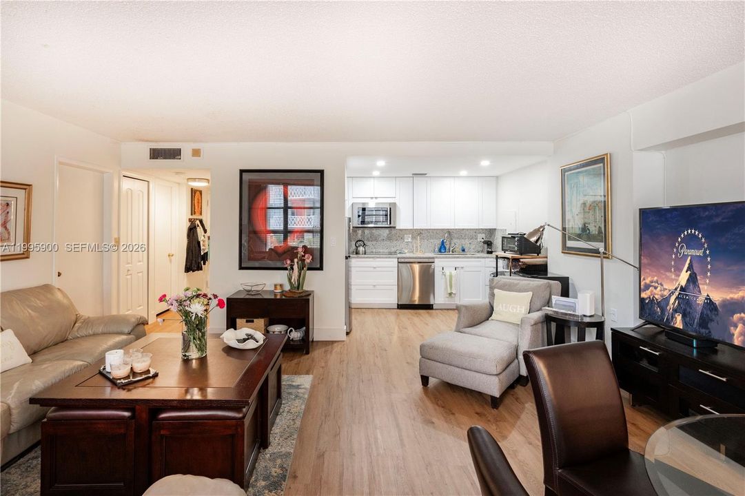 En Venta: $480,000 (1 camas, 1 baños, 919 Pies cuadrados)
