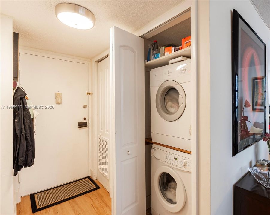 En Venta: $480,000 (1 camas, 1 baños, 919 Pies cuadrados)