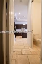 Activo con contrato: $5,750 (3 camas, 3 baños, 2438 Pies cuadrados)