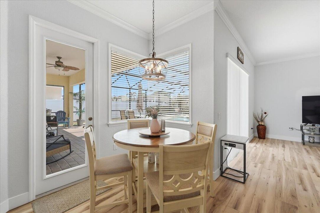 27-Breakfast Nook