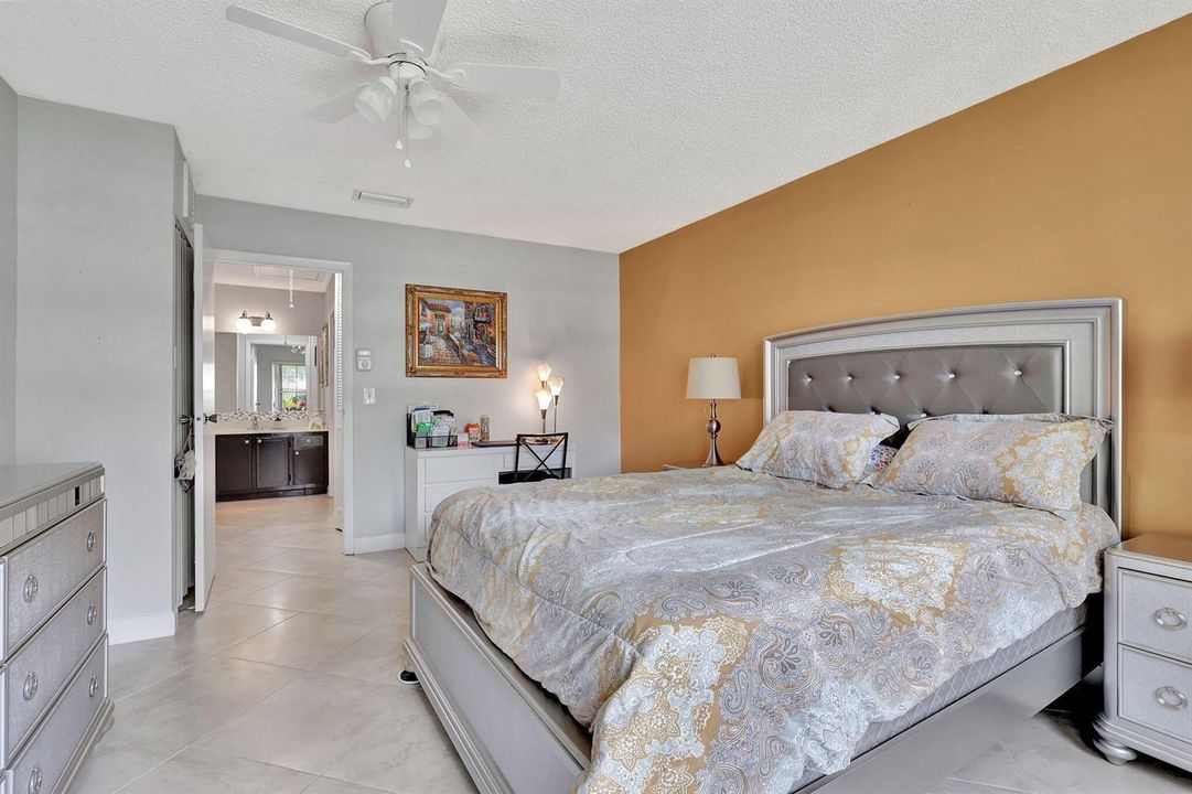 7-web-or-mls-165Amherst_16