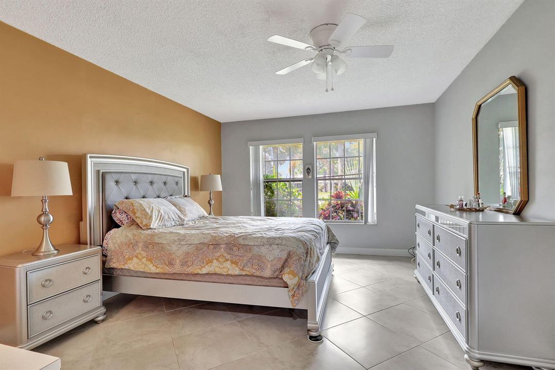 6-web-or-mls-165Amherst_6_