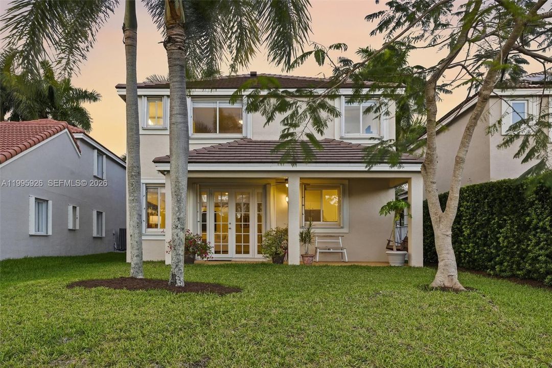 Недавно продано: $770,000 (3 спален, 2 ванн, 1815 Квадратных фут)