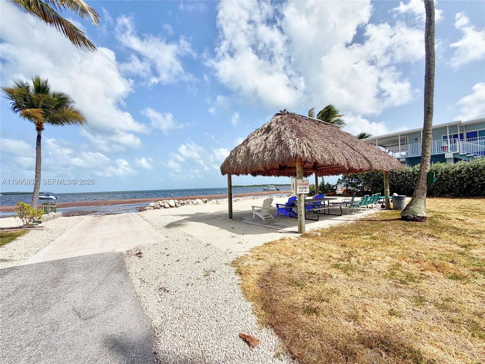 For Sale: $450,000 (3 beds, 2 baths, 1392 Square Feet)