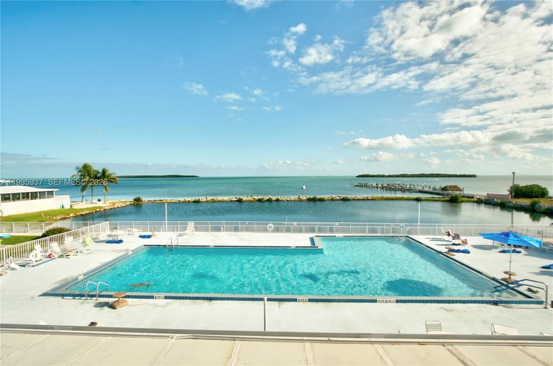 На продажу: $478,000 (3 спален, 2 ванн, 1392 Квадратных фут)