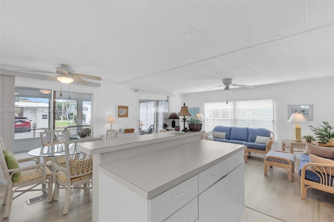 На продажу: $478,000 (3 спален, 2 ванн, 1392 Квадратных фут)