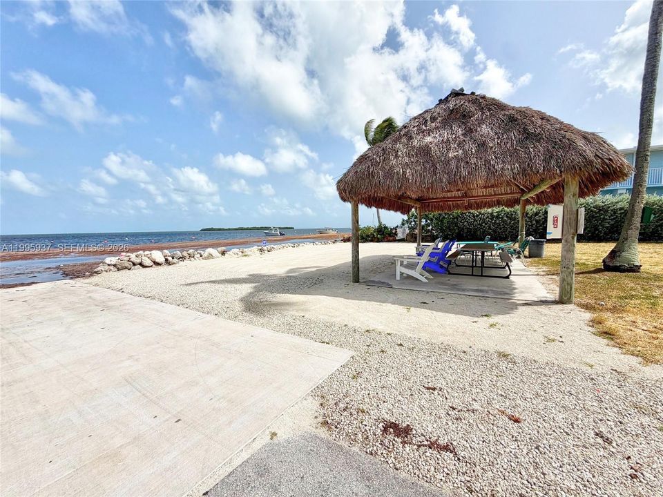 For Sale: $450,000 (3 beds, 2 baths, 1392 Square Feet)