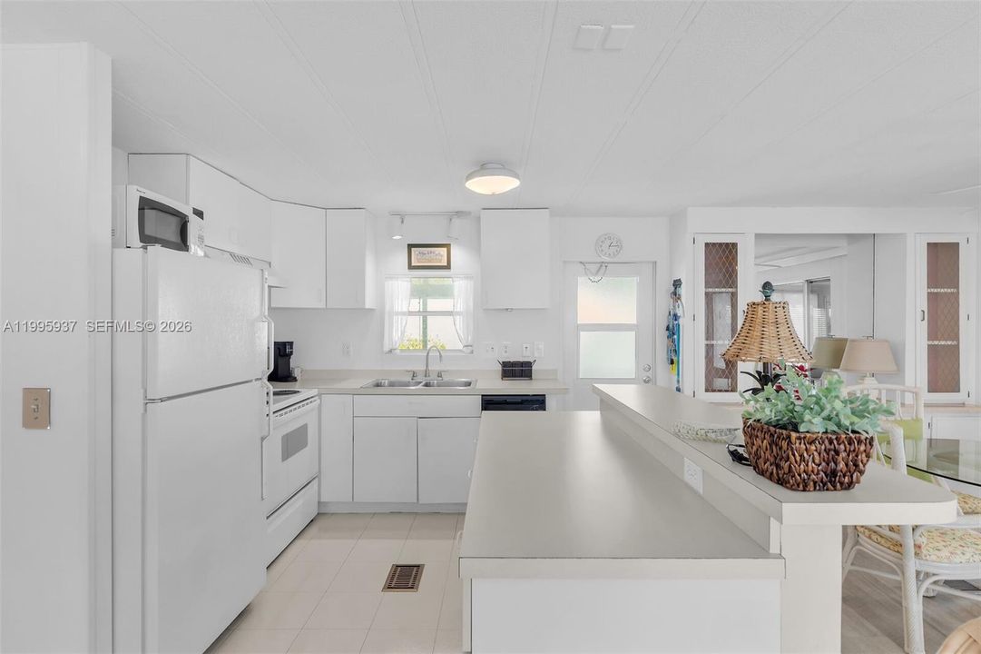 На продажу: $478,000 (3 спален, 2 ванн, 1392 Квадратных фут)