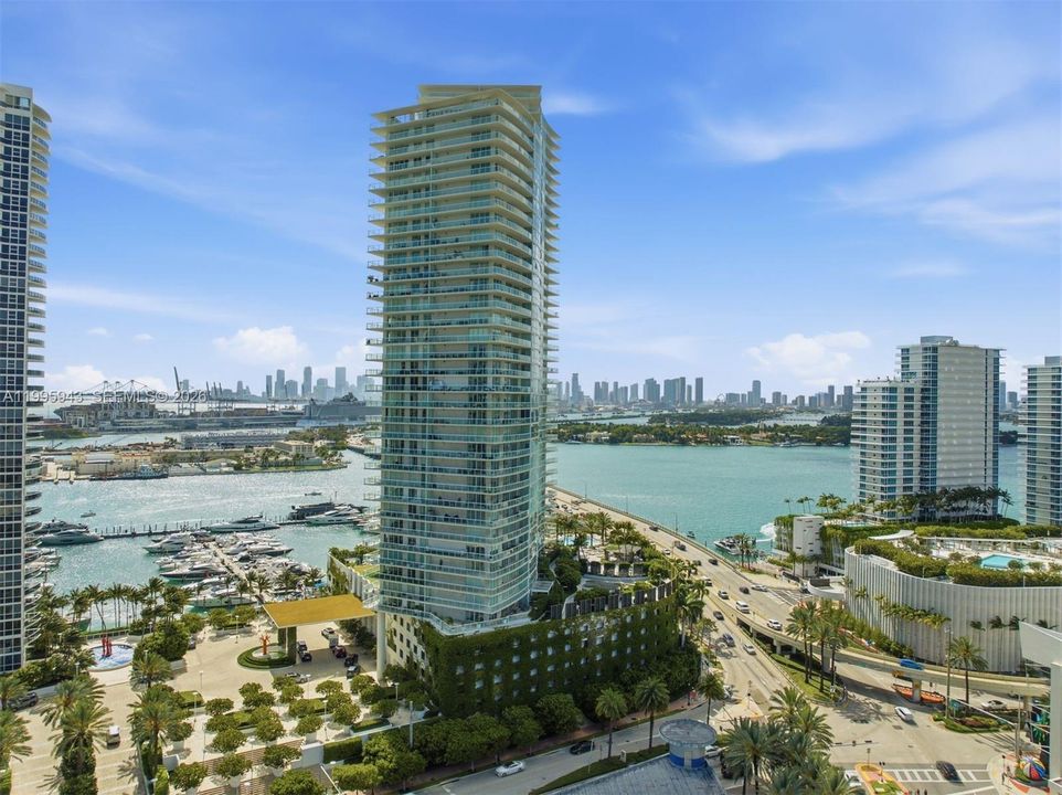 En Venta: $1,795,000 (2 camas, 2 baños, 1370 Pies cuadrados)