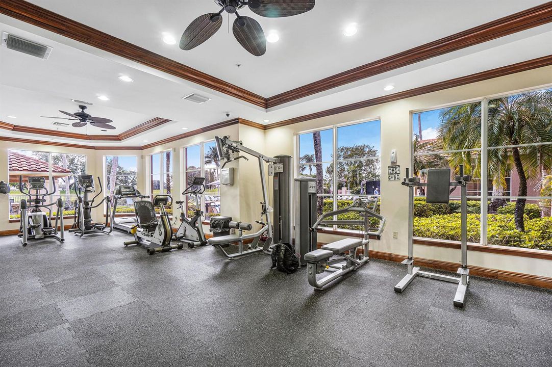 046-11770SaintAndrewsPlace-304-Wellingto