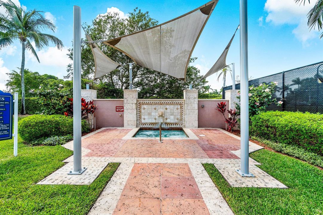 055-11770SaintAndrewsPlace-304-Wellingto