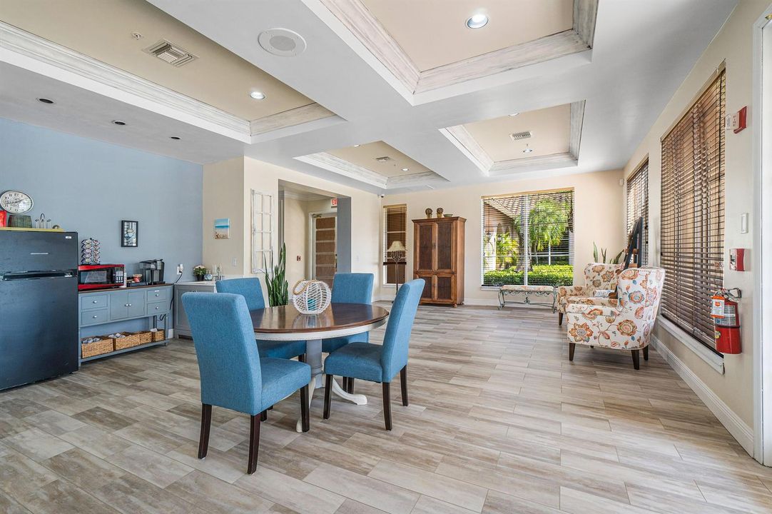 051-11770SaintAndrewsPlace-304-Wellingto