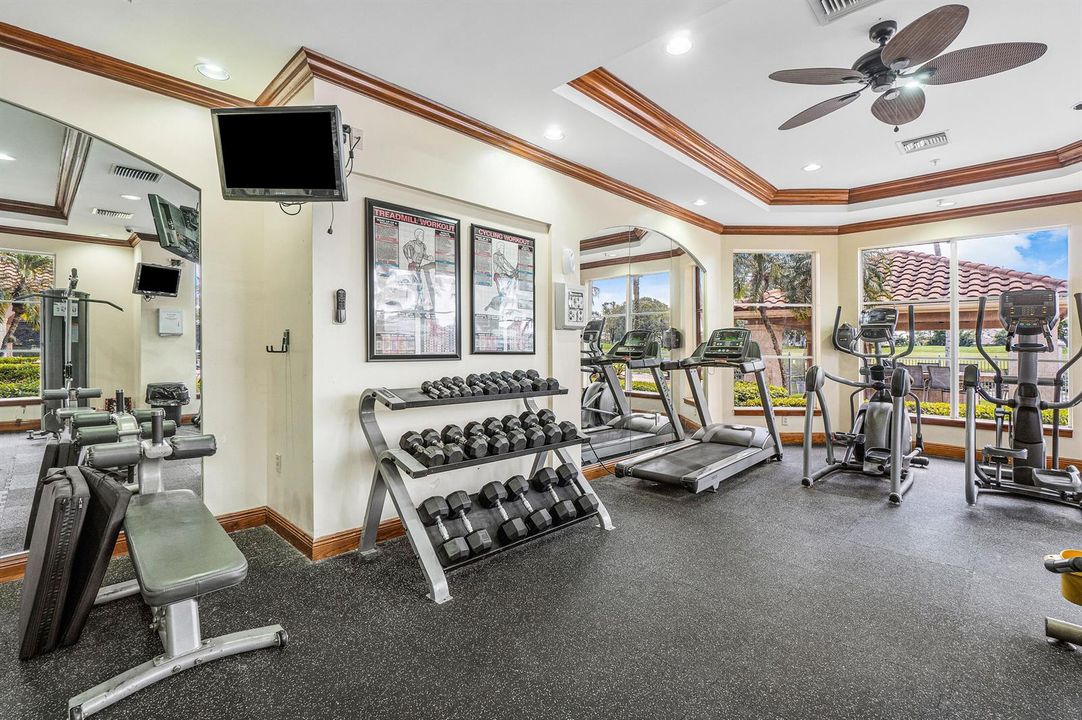 047-11770SaintAndrewsPlace-304-Wellingto