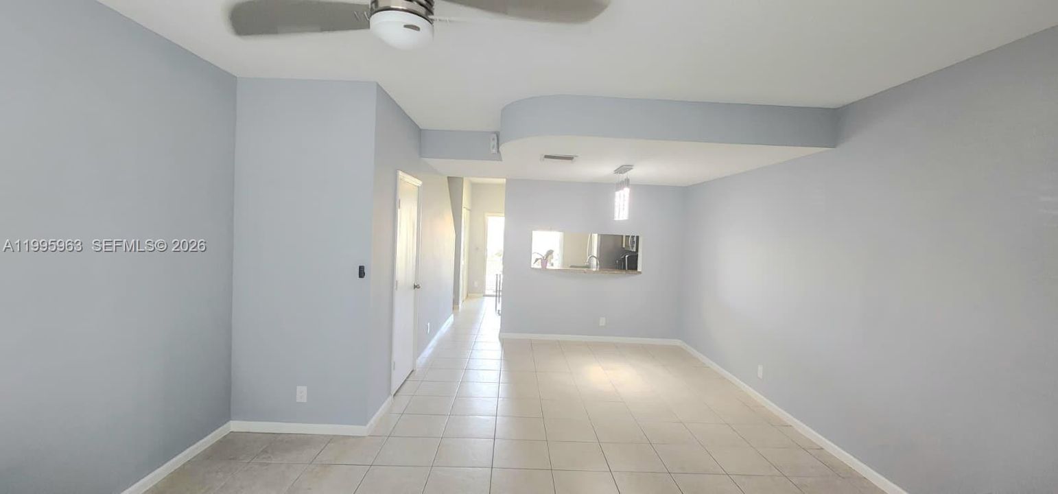For Sale: $379,900 (2 beds, 2 baths, 1170 Square Feet)
