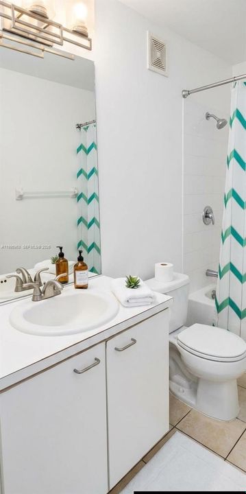 For Sale: $379,900 (2 beds, 2 baths, 1170 Square Feet)