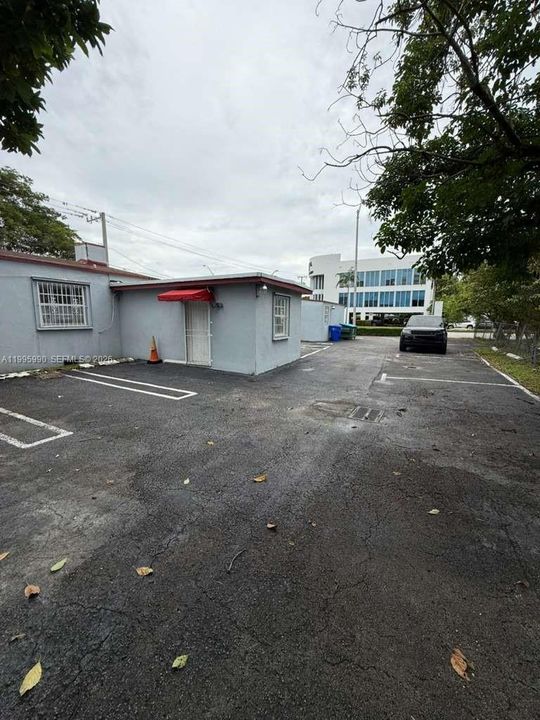 出租: $11,916 (0 贝兹, 0 浴室, 0 平方英尺)