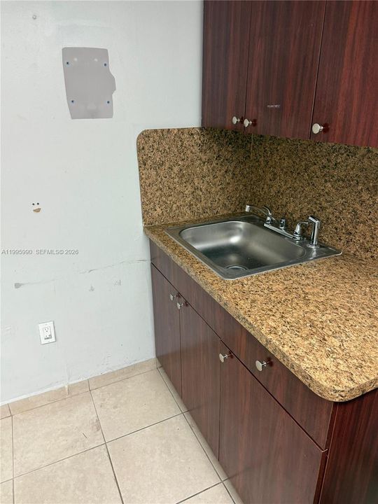 出租: $11,916 (0 贝兹, 0 浴室, 0 平方英尺)