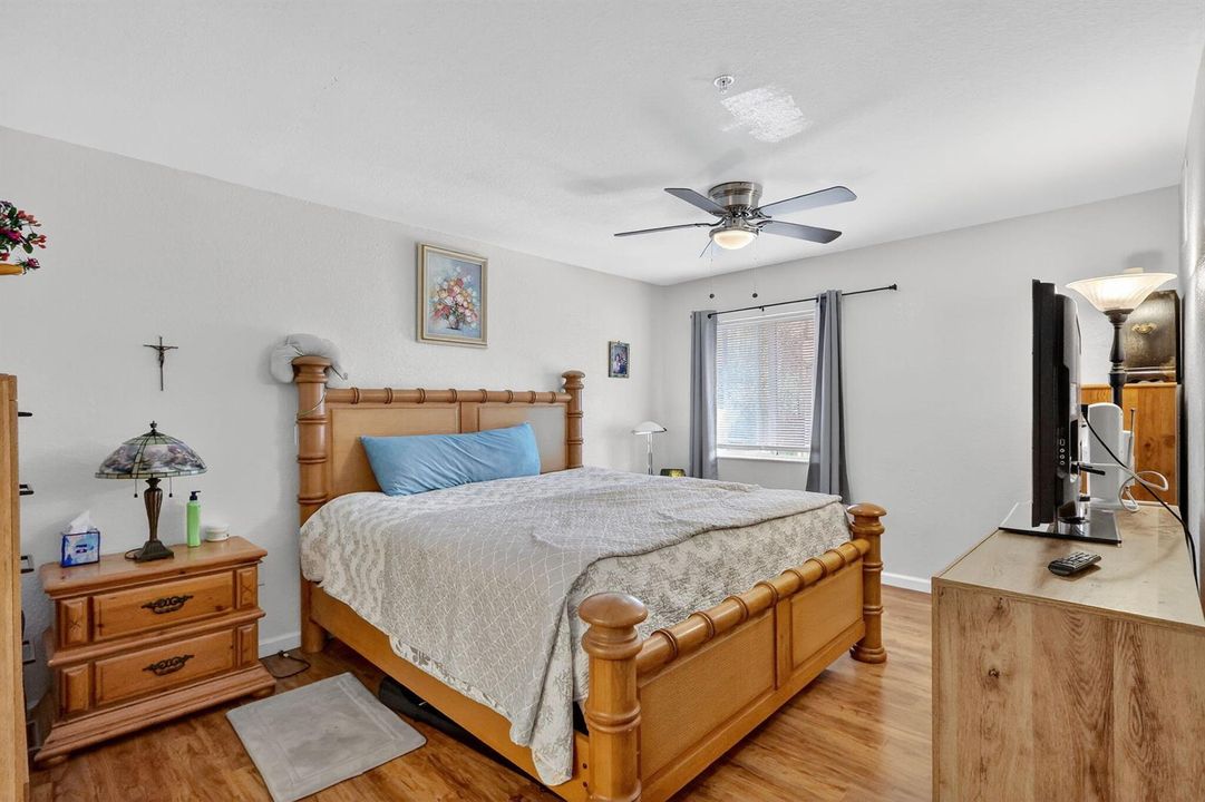Bedroom (2)