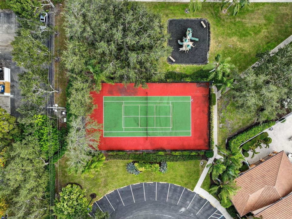 Pool clubouse and tennis (1)