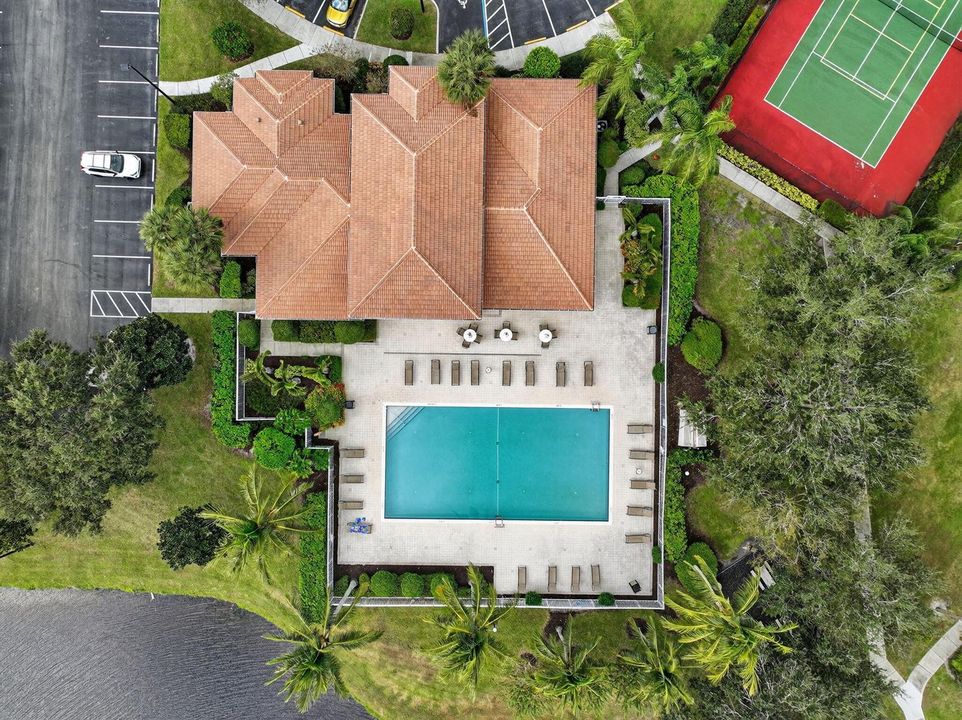 Pool clubouse and tennis (3)