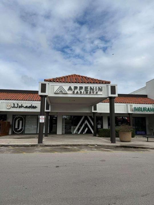 В аренду: $5,300 (0 спален, 0 ванн, 0 Квадратных фут)