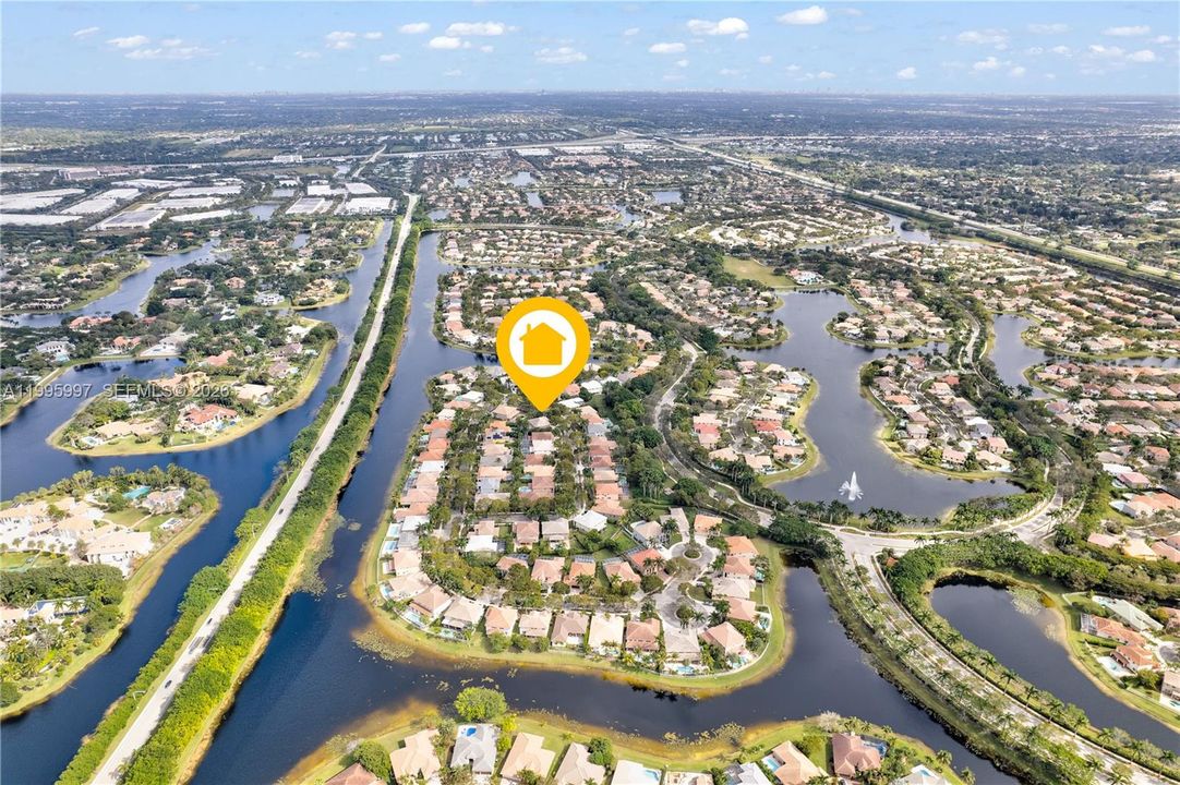 Недавно продано: $1,395,000 (5 спален, 4 ванн, 4240 Квадратных фут)