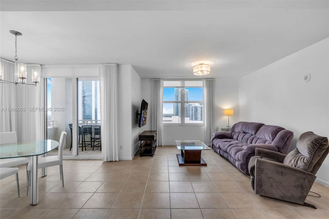 Active With Contract: $499,000 (2 beds, 2 baths, 1379 Square Feet)